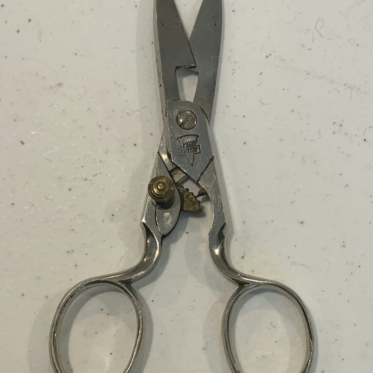 Buttonhole-Scissors-detail