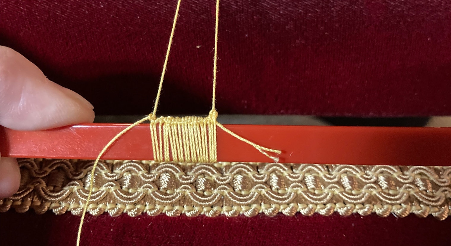 Netting header