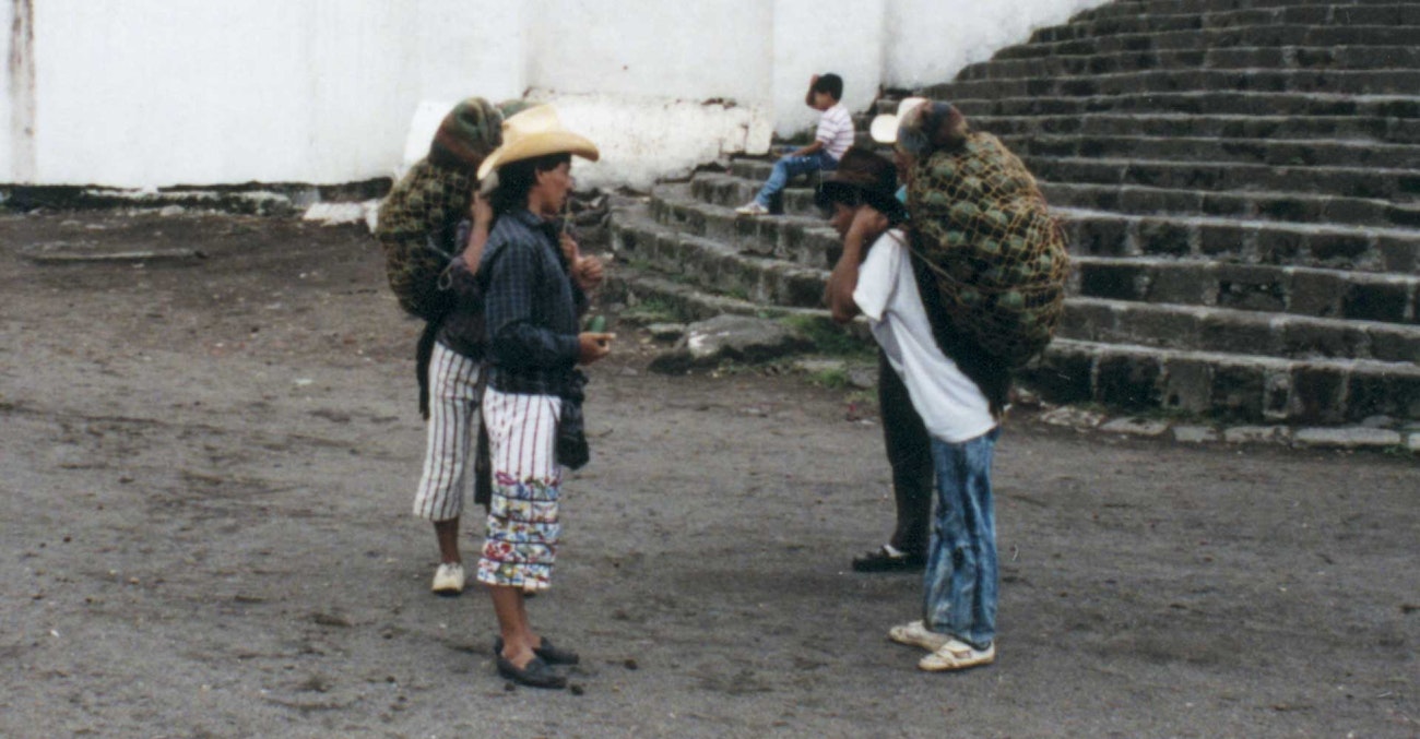 Collecting-Mayan-Textiles-4
