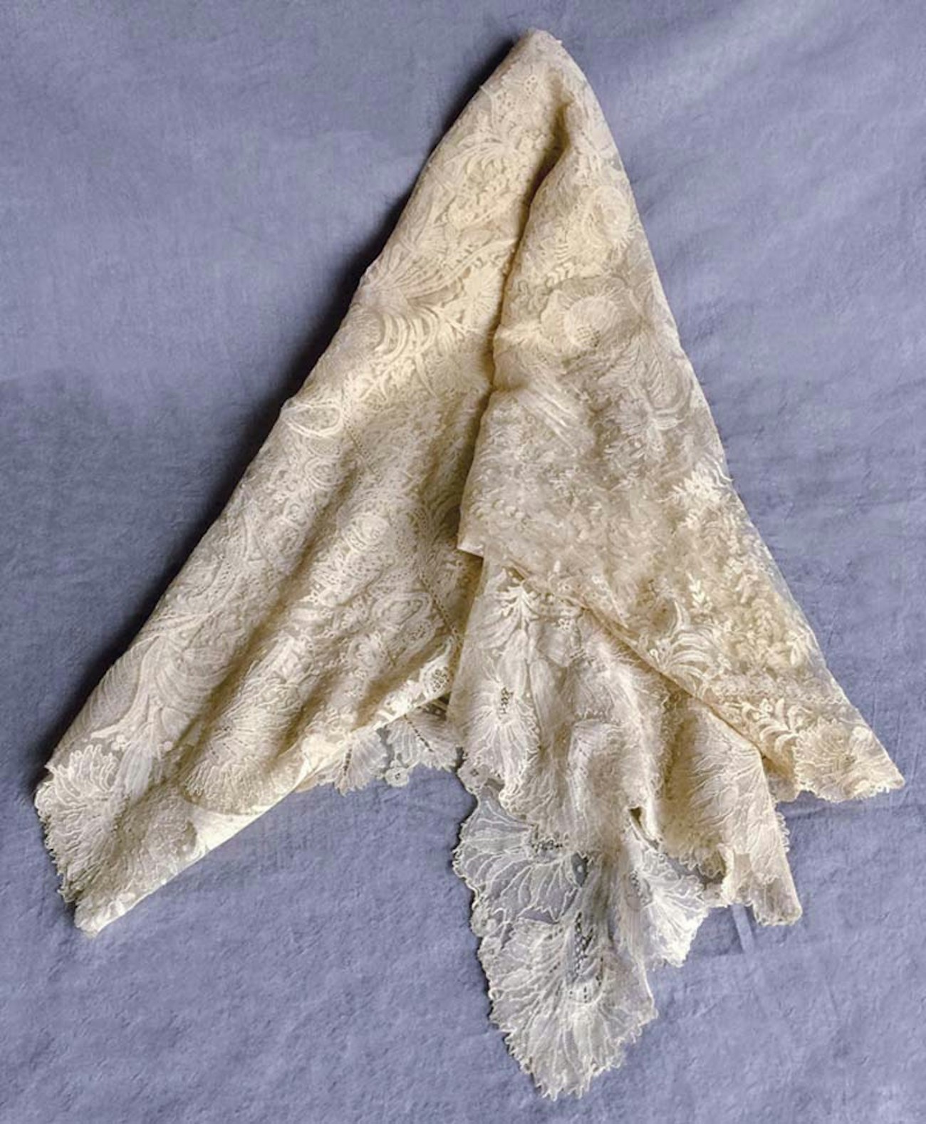 01 Lace Veil-CROP