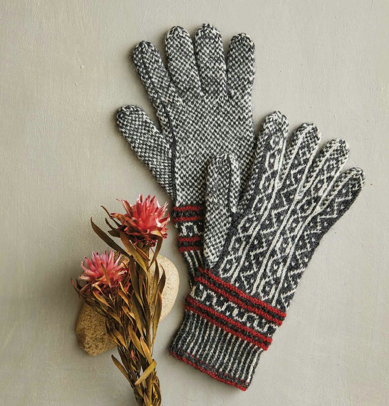 02-Gloves