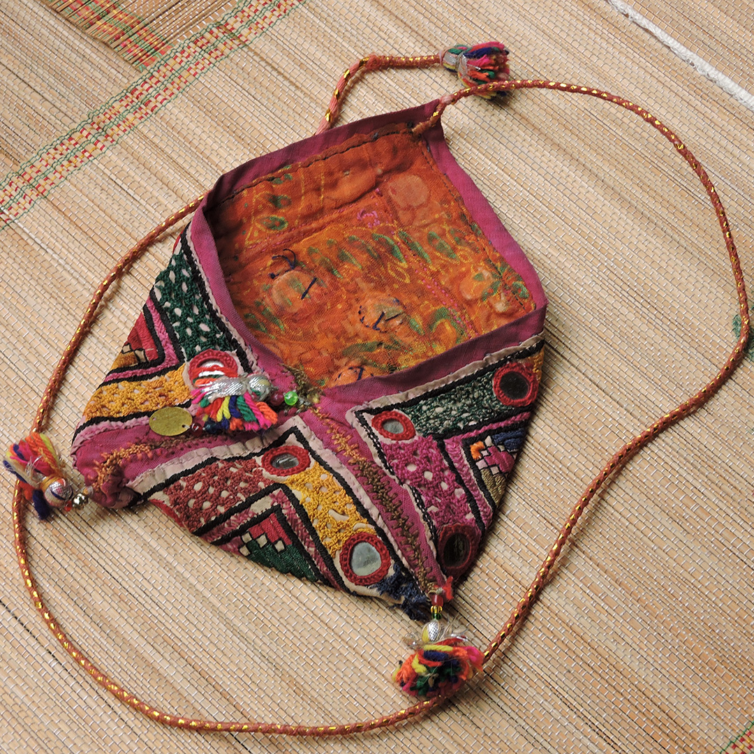 Surma Dani: An Embroidered Bag from Afghanistan | PieceWork