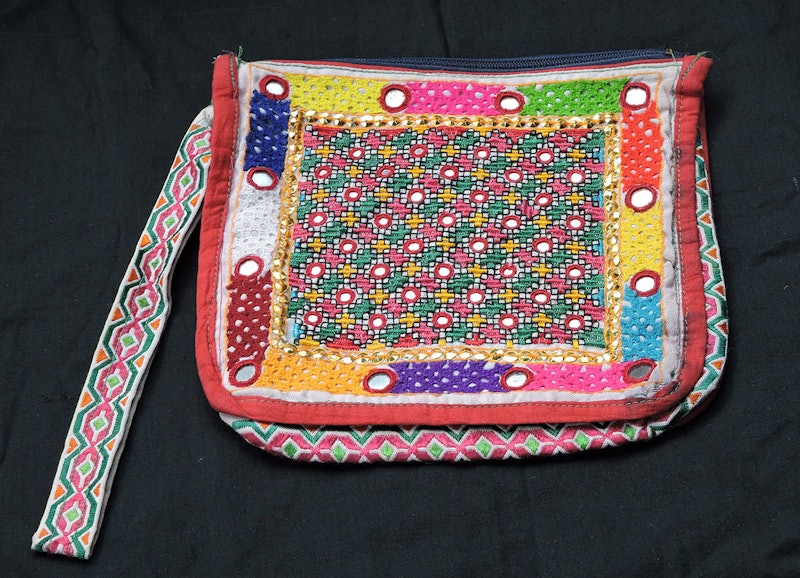 header-Modern-Dowry-Bag