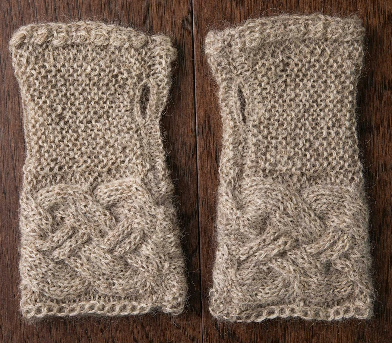 Leicester-Hat-and-Mitts-2
