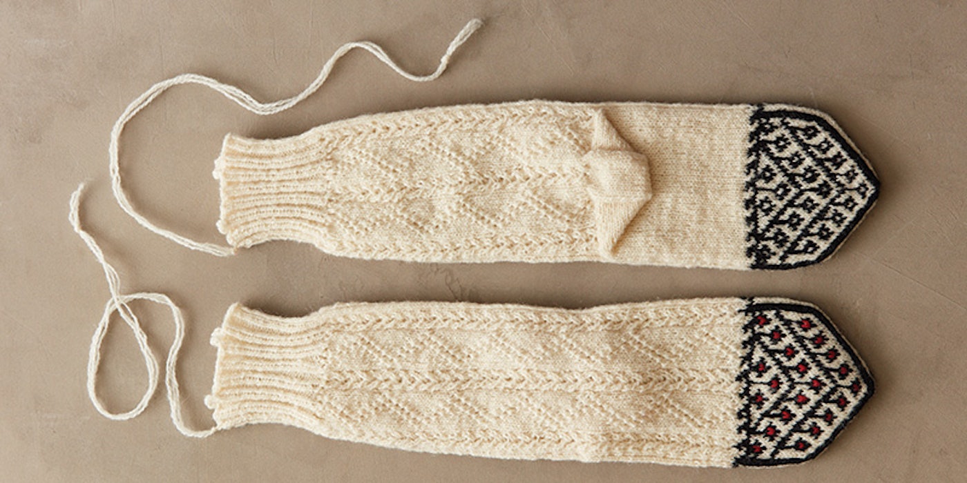 Vicki experimented until she got results that look just like a pair of Kurdish socks from the collection of Barb Sobkoviak.