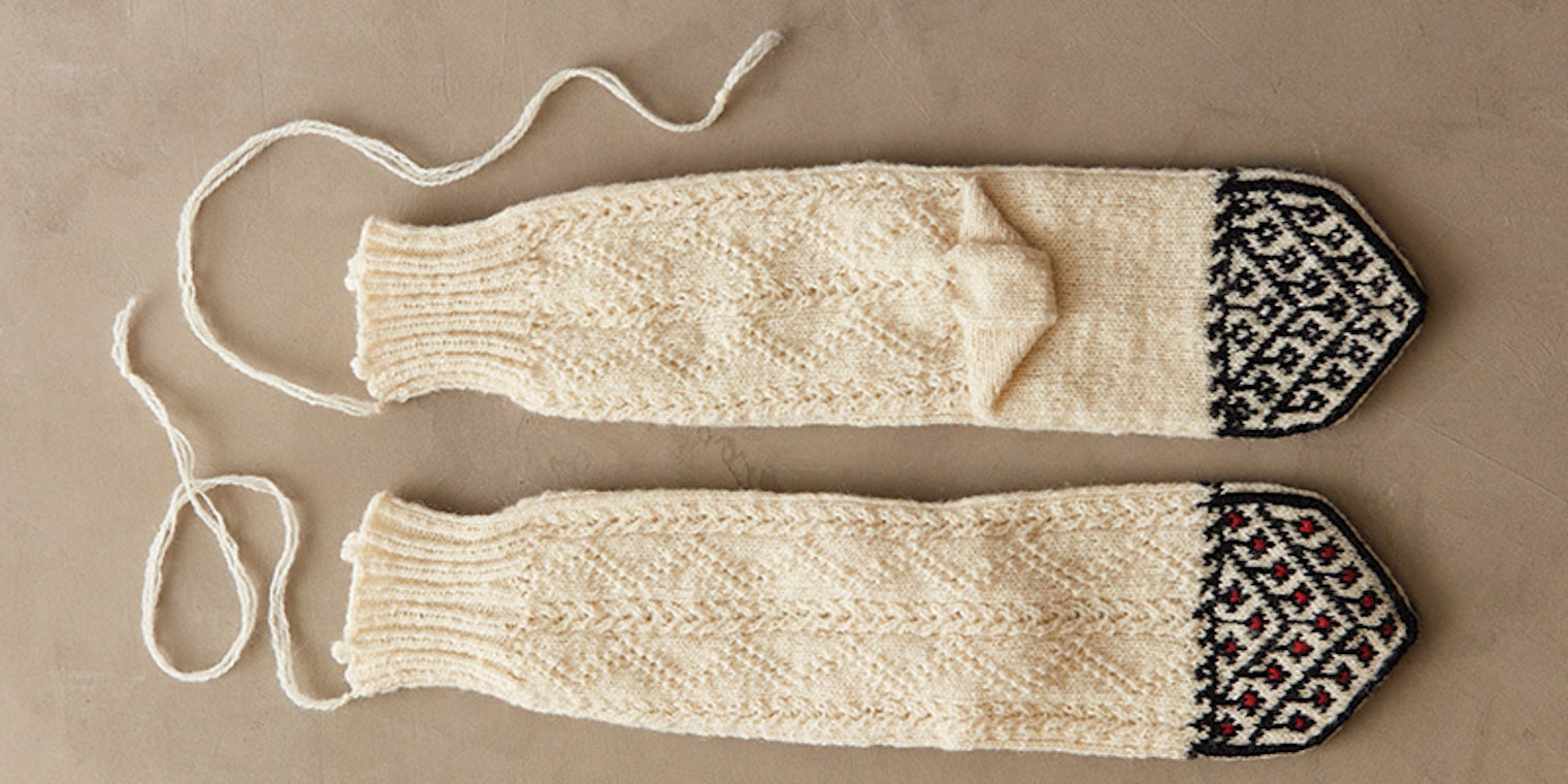 Vicki experimented until she got results that look just like a pair of Kurdish socks from the collection of Barb Sobkoviak.