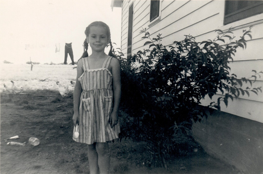 Linda-in-feed-sack-dress