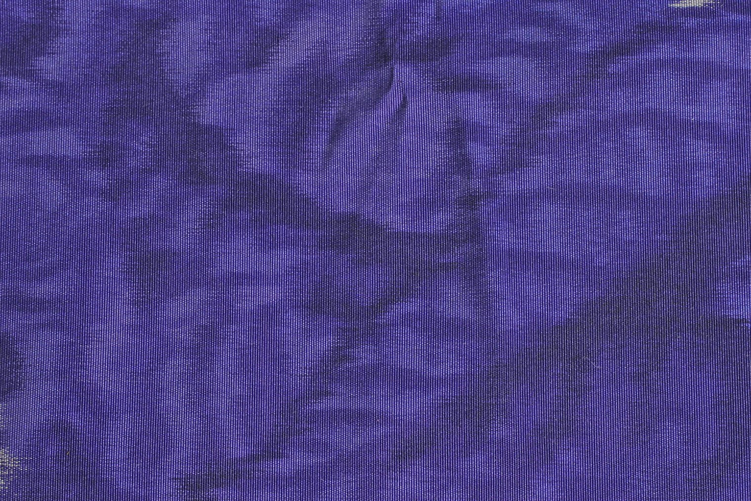 silk-fabrics-primer-taffeta