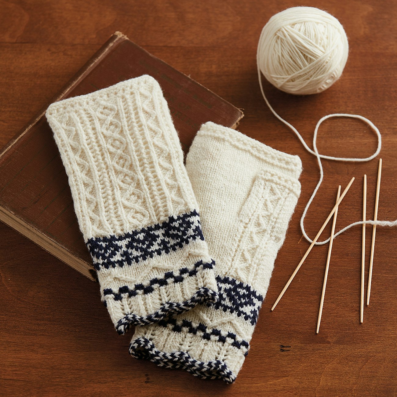 Ruhnu Mitts to Knit Designed by Riina Tomberg; pattern by Nancy Bush