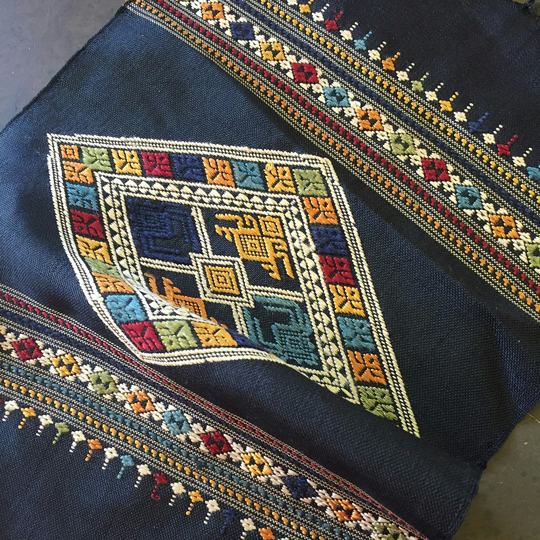 Laos-Silk-Weaving