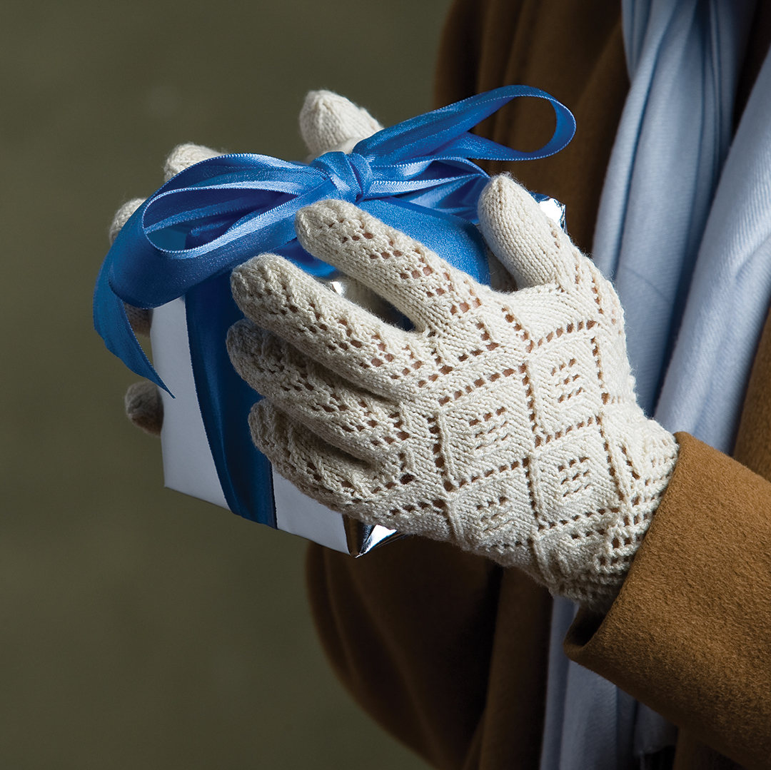 BLESS Nº50 Todaying Hand Knit BLESS Nº50 Todaying Hand Knit Special Knits for Special Occasions