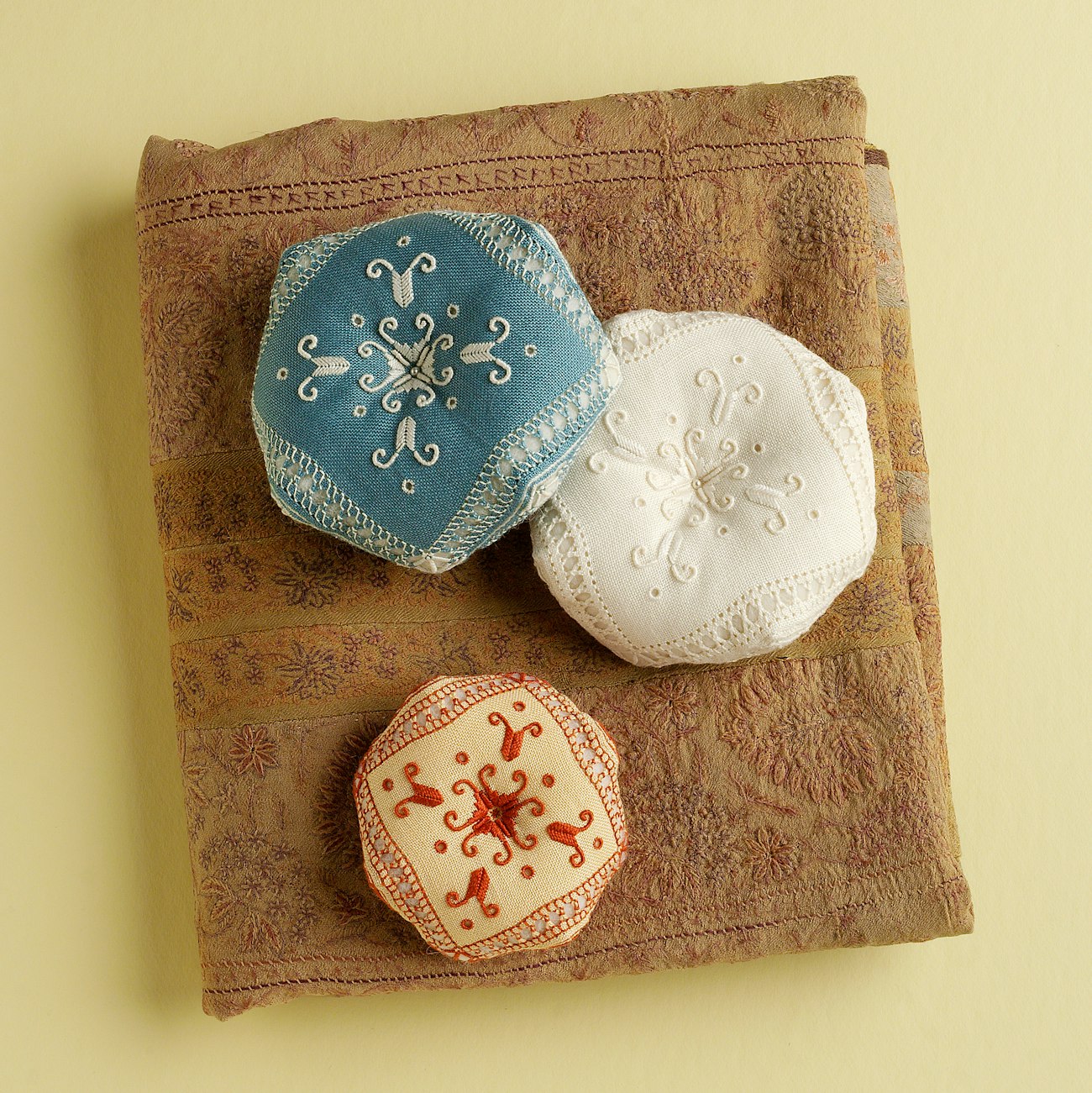 A-Punto-Antico-Biscornu-Pincushion-to-Stitch