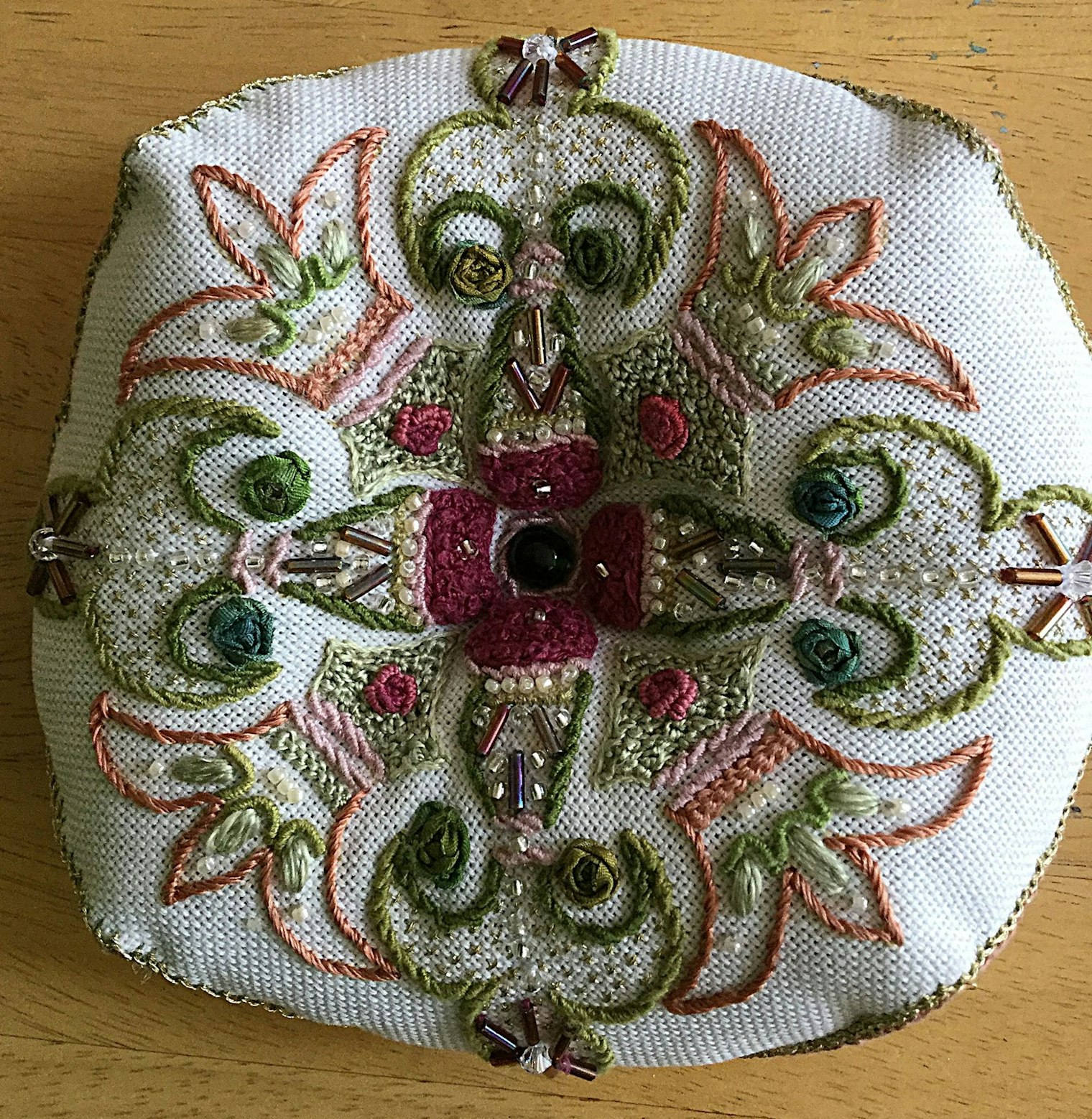 biscornu, bouillon stitch