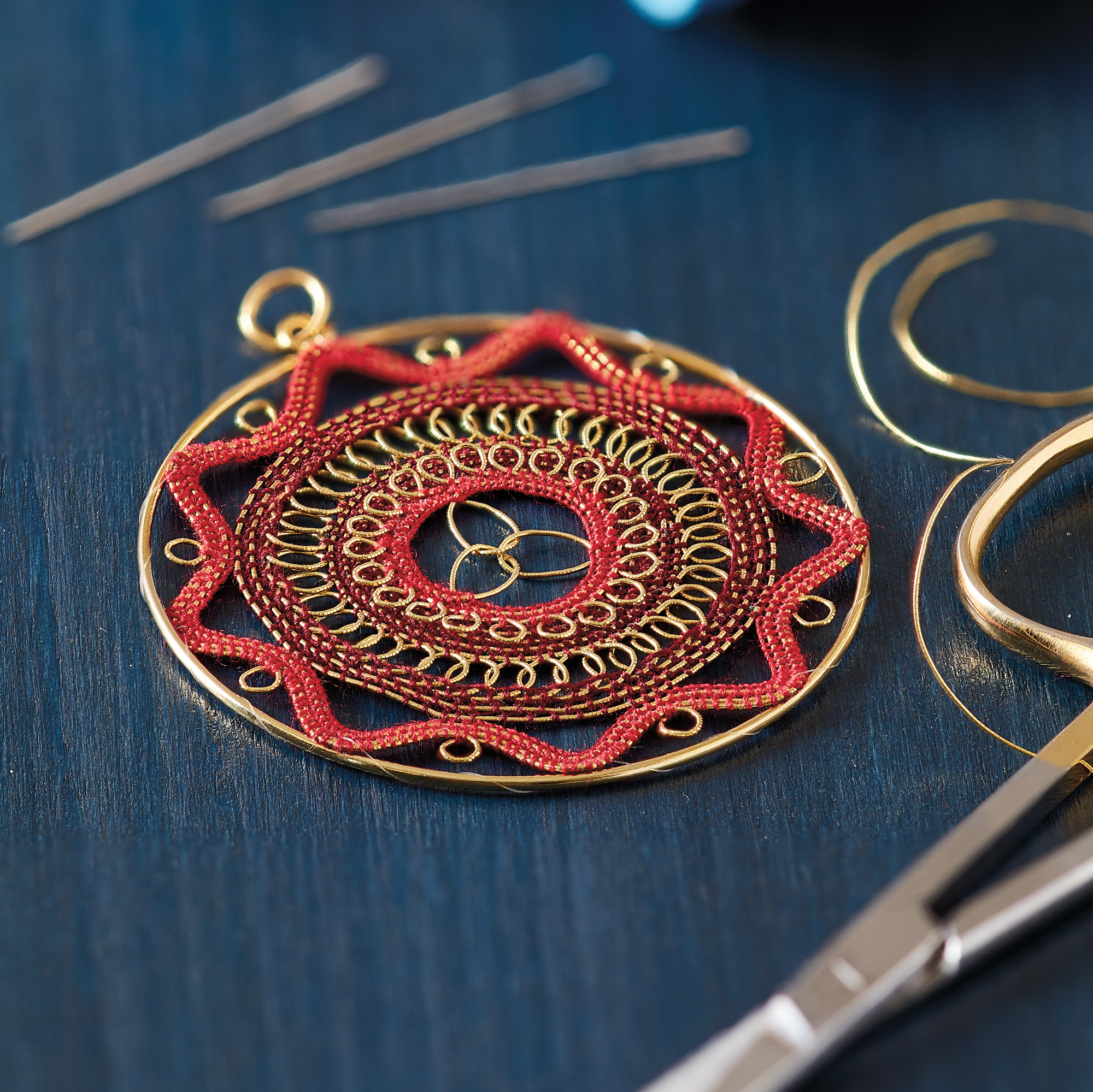 A Medallion of Frisado de Valladolid Style Lace to Stitch Image