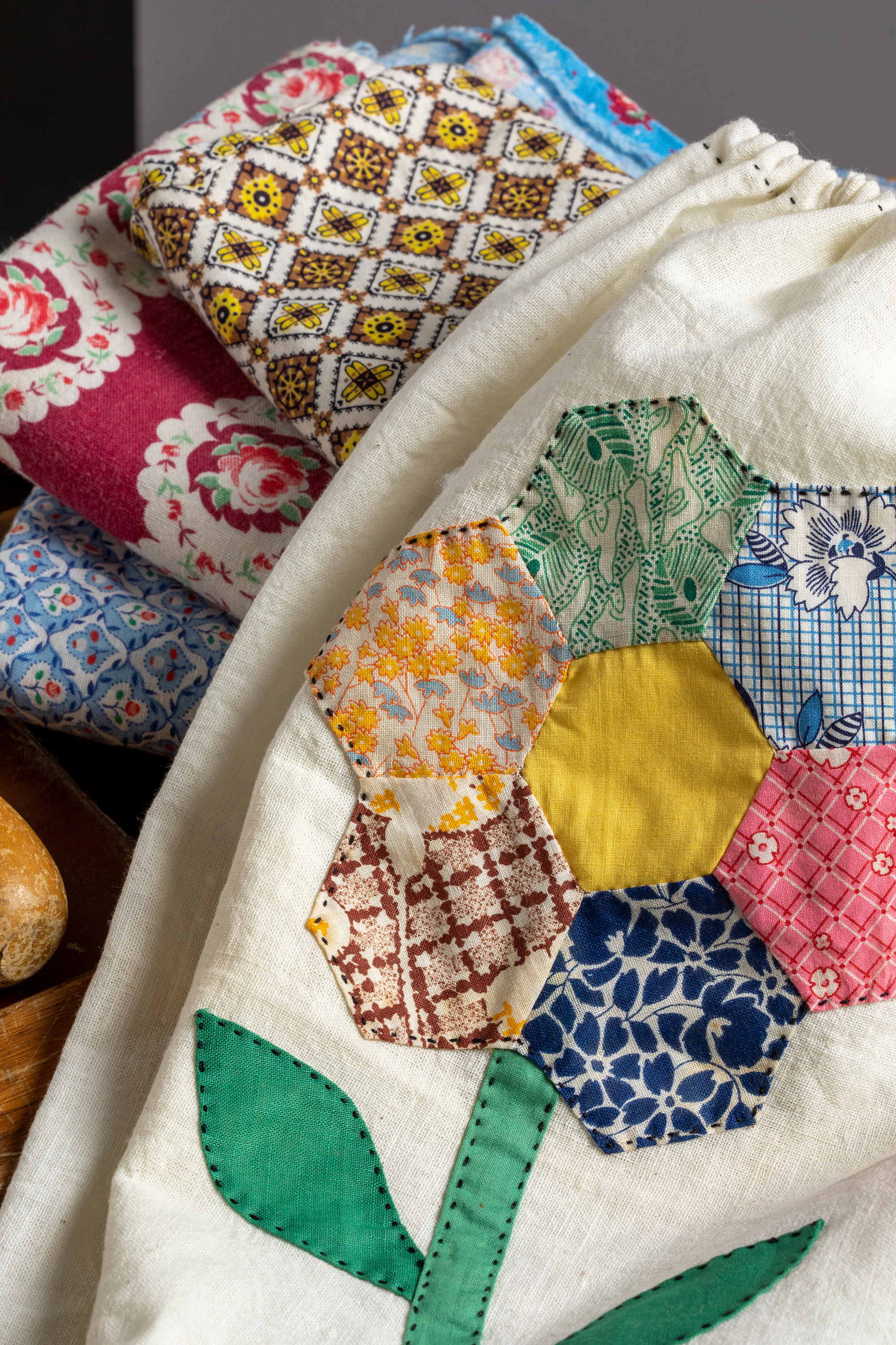 Hexagon-Flower Mending Bag Image