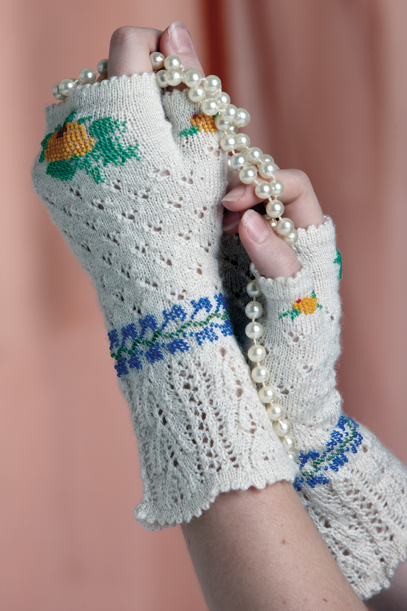Quince and Vine Half Gloves Image