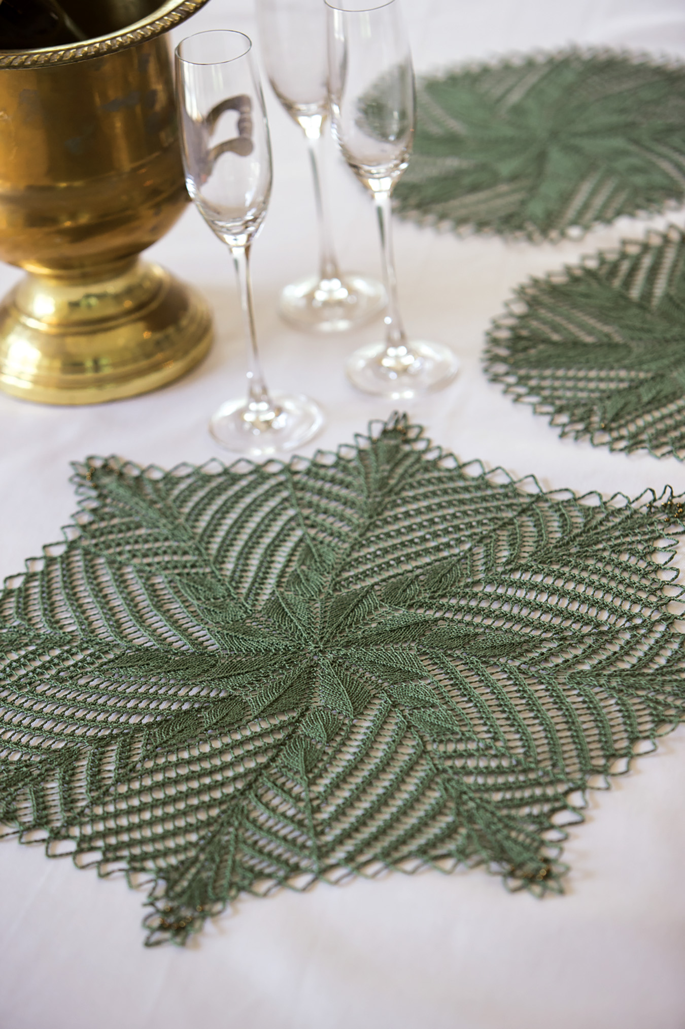 Evergreen Table Set Image