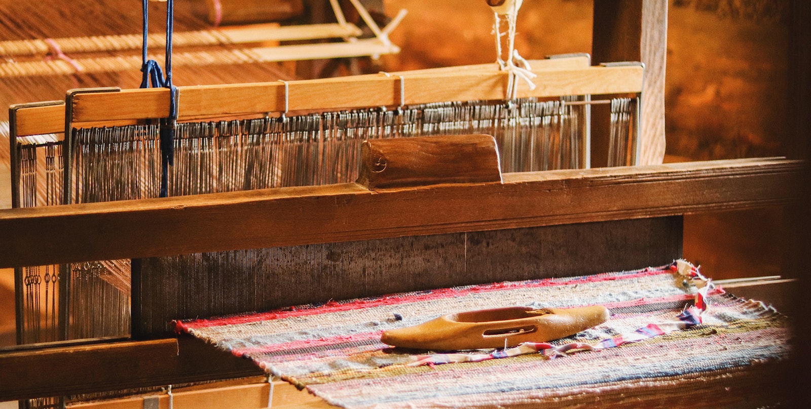 Types of Weaving Looms Primary Image