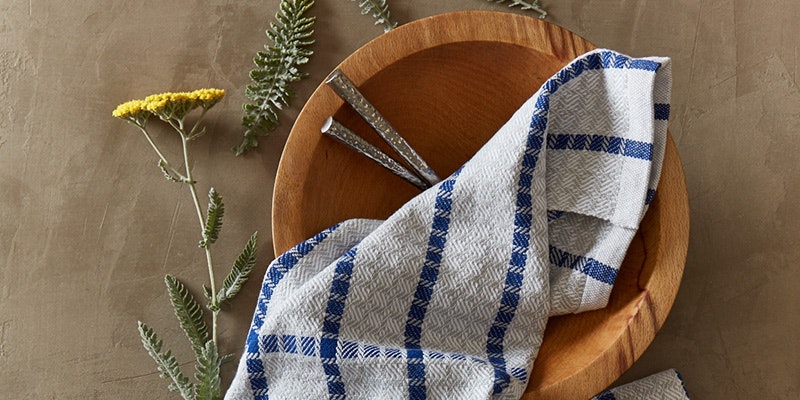Pool-Inspired Towels 800x400