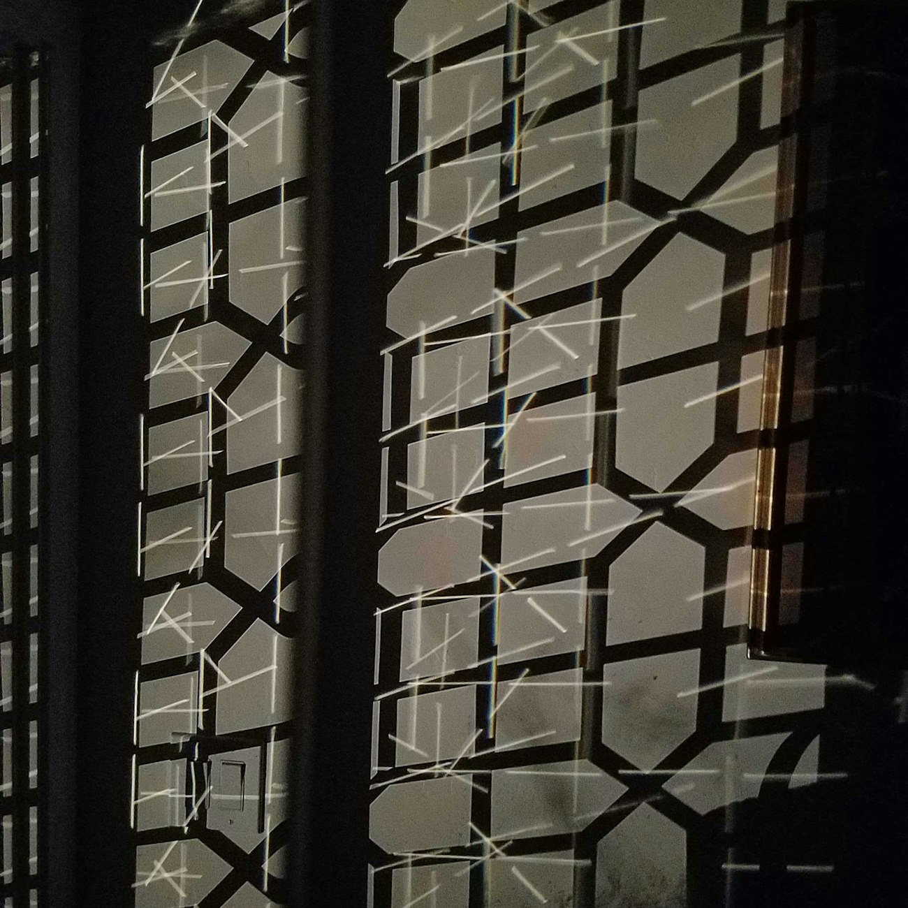Shadows-on-wall-seh