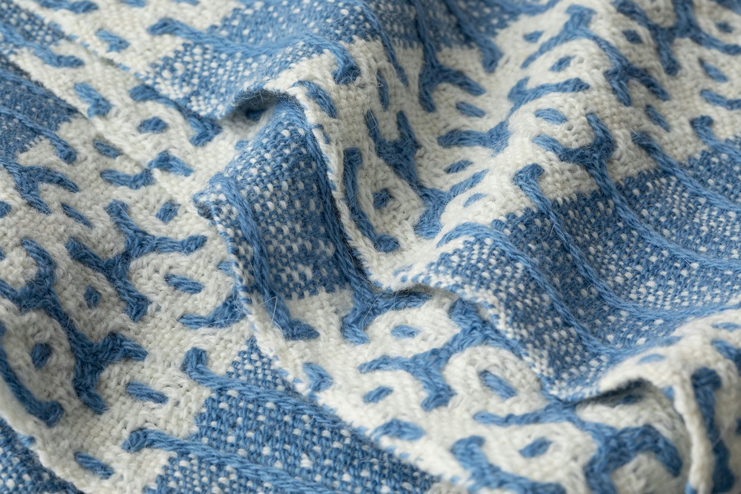  O' So Beautiful Scarf by from Handwoven Nov/Dec 2021. Photo by Matt Graves. 