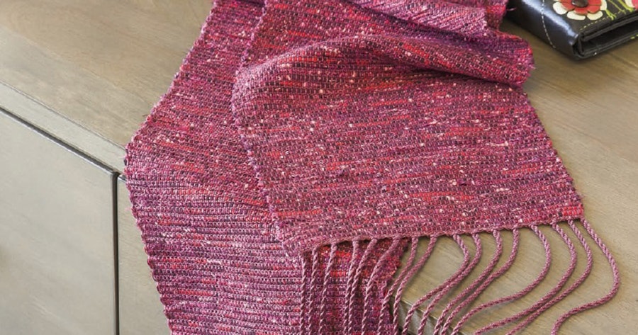 Preparing Silk Clothing for Sakiori Weft Image