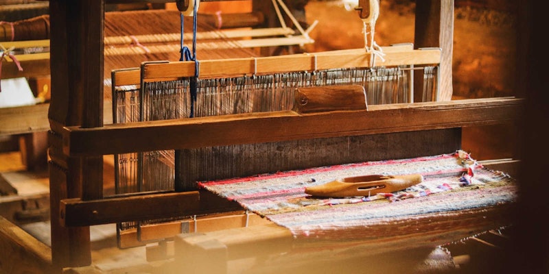Loom with cloth