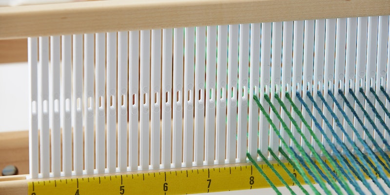 warp on loom with sticky tape measure gb