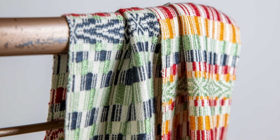 An Overshot Scarf Like No Other Image