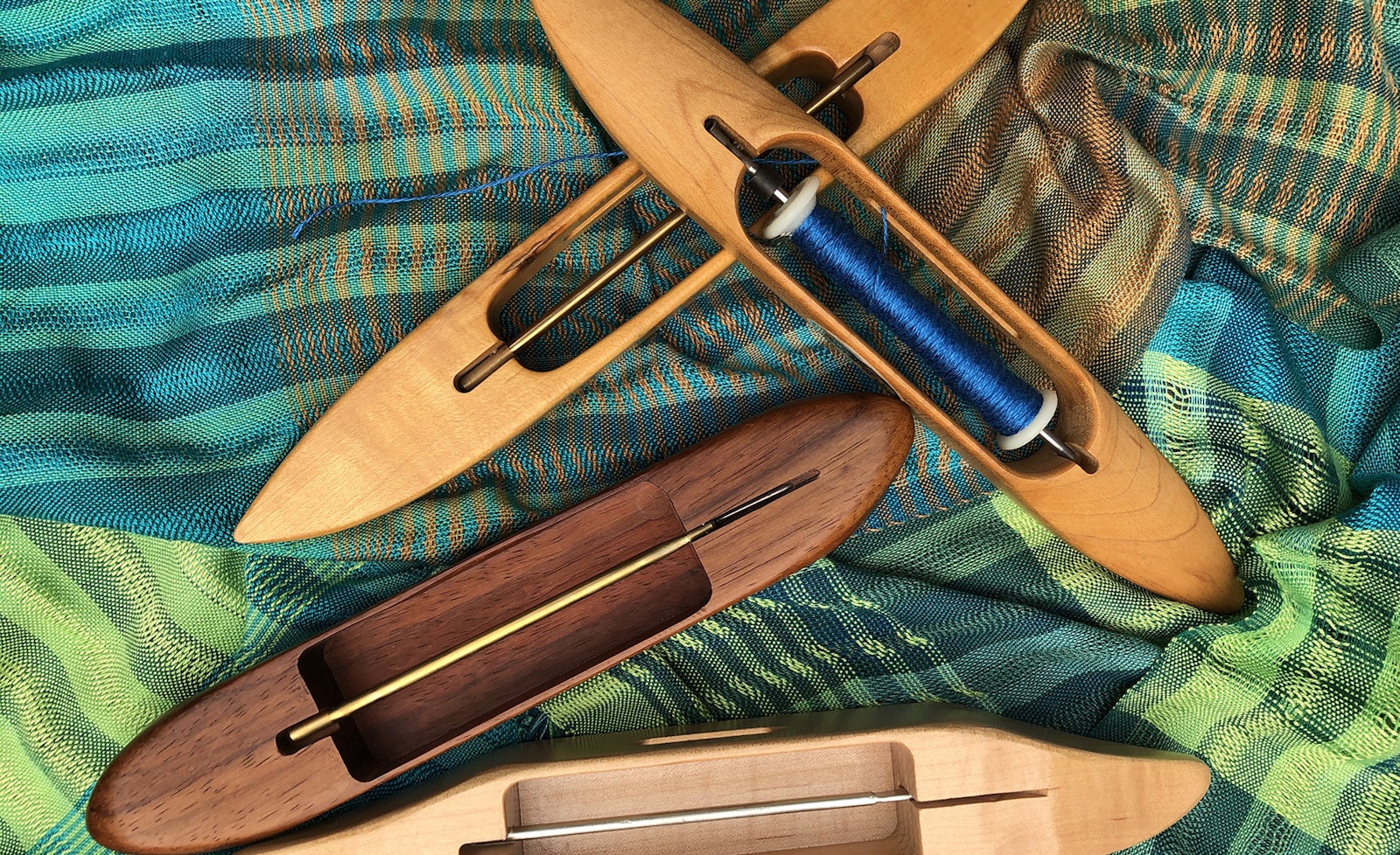 Choosing and Using Shuttles—Boat Shuttles, Bobbins, and Quills Handwoven