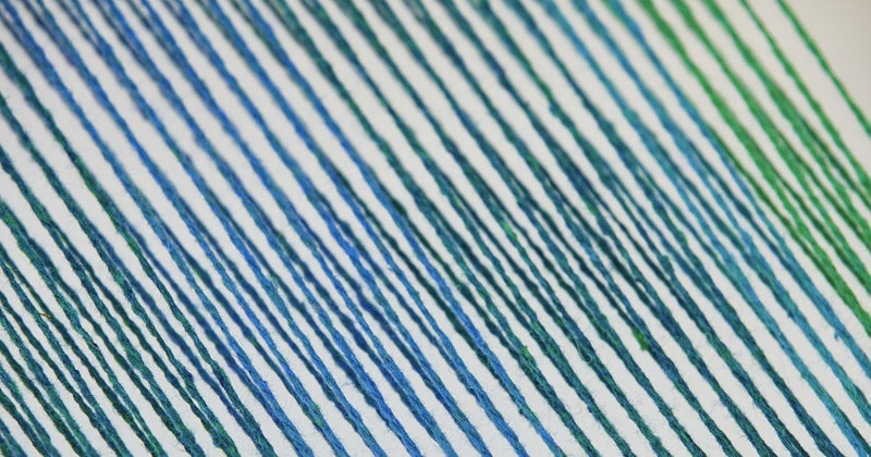 01 yarn on loom GB
