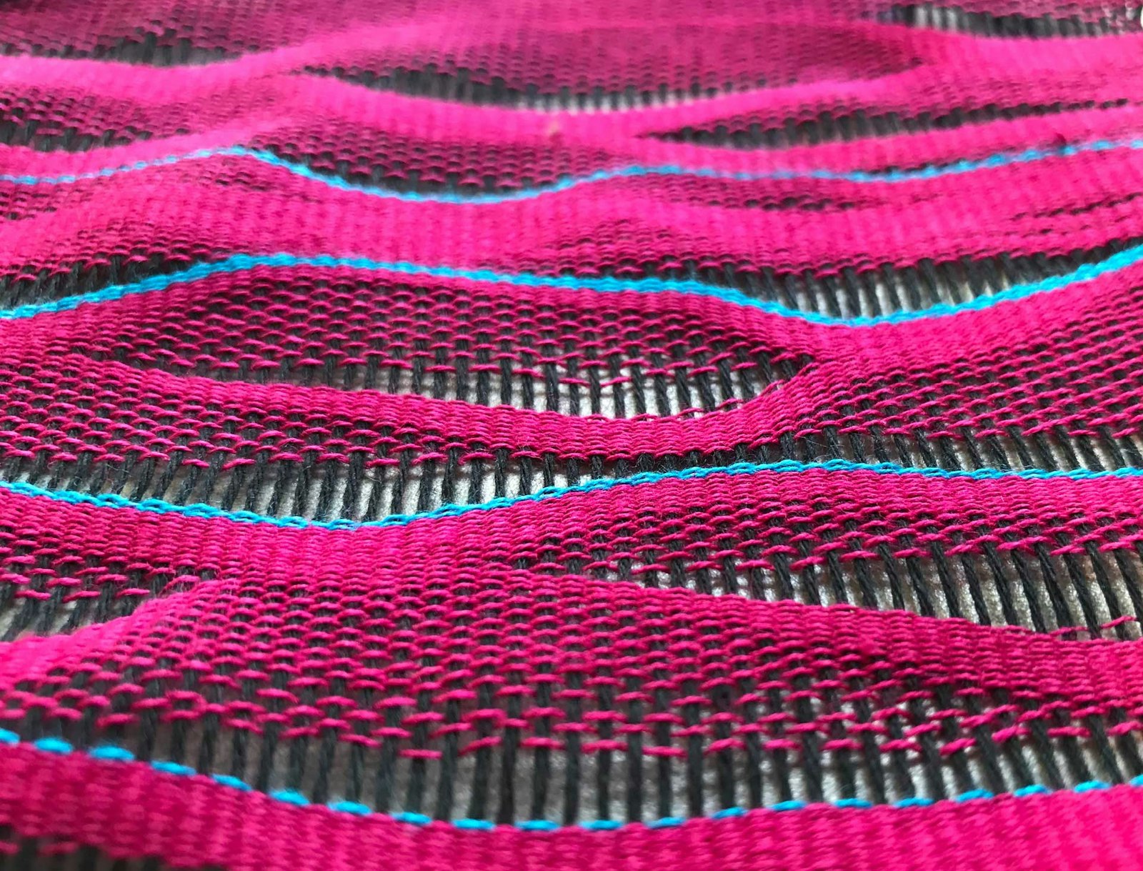 Weaving Curves with a Wave Stick Handwoven
