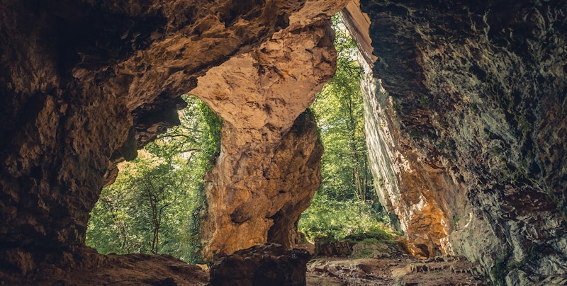 vincent-foret cave header unsplash