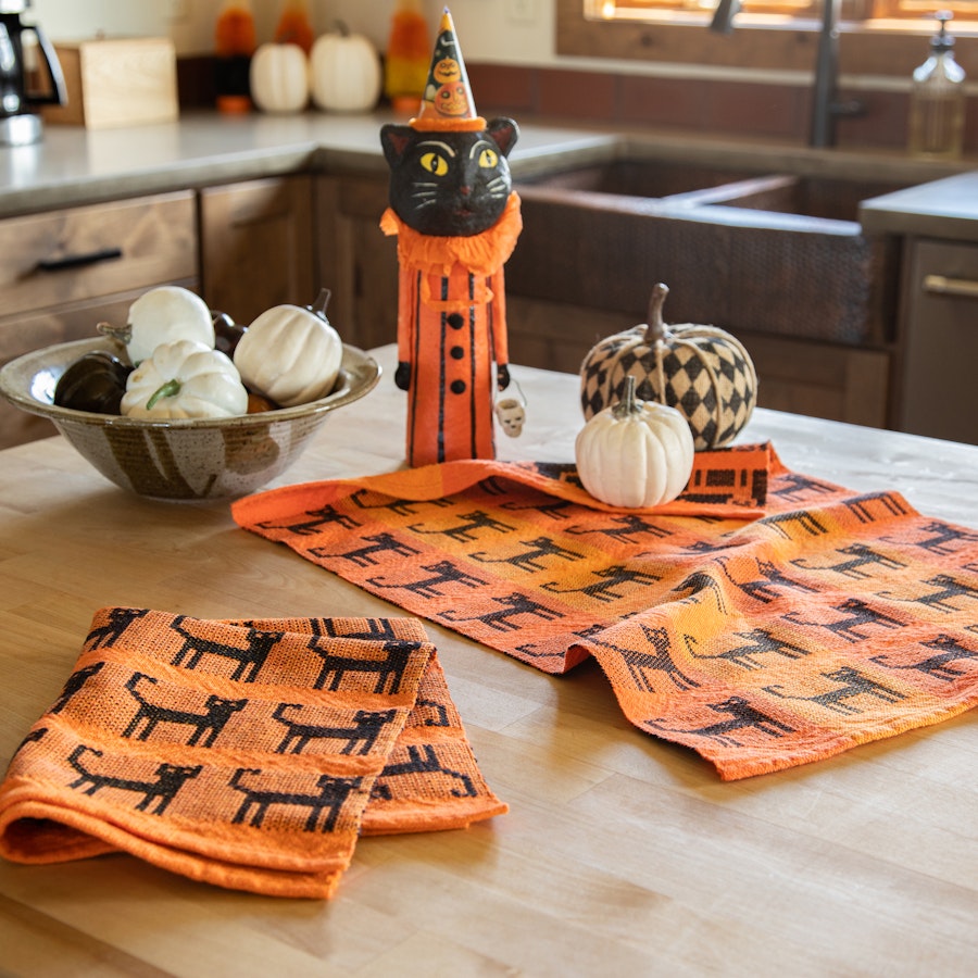 Black Cat Towels Image