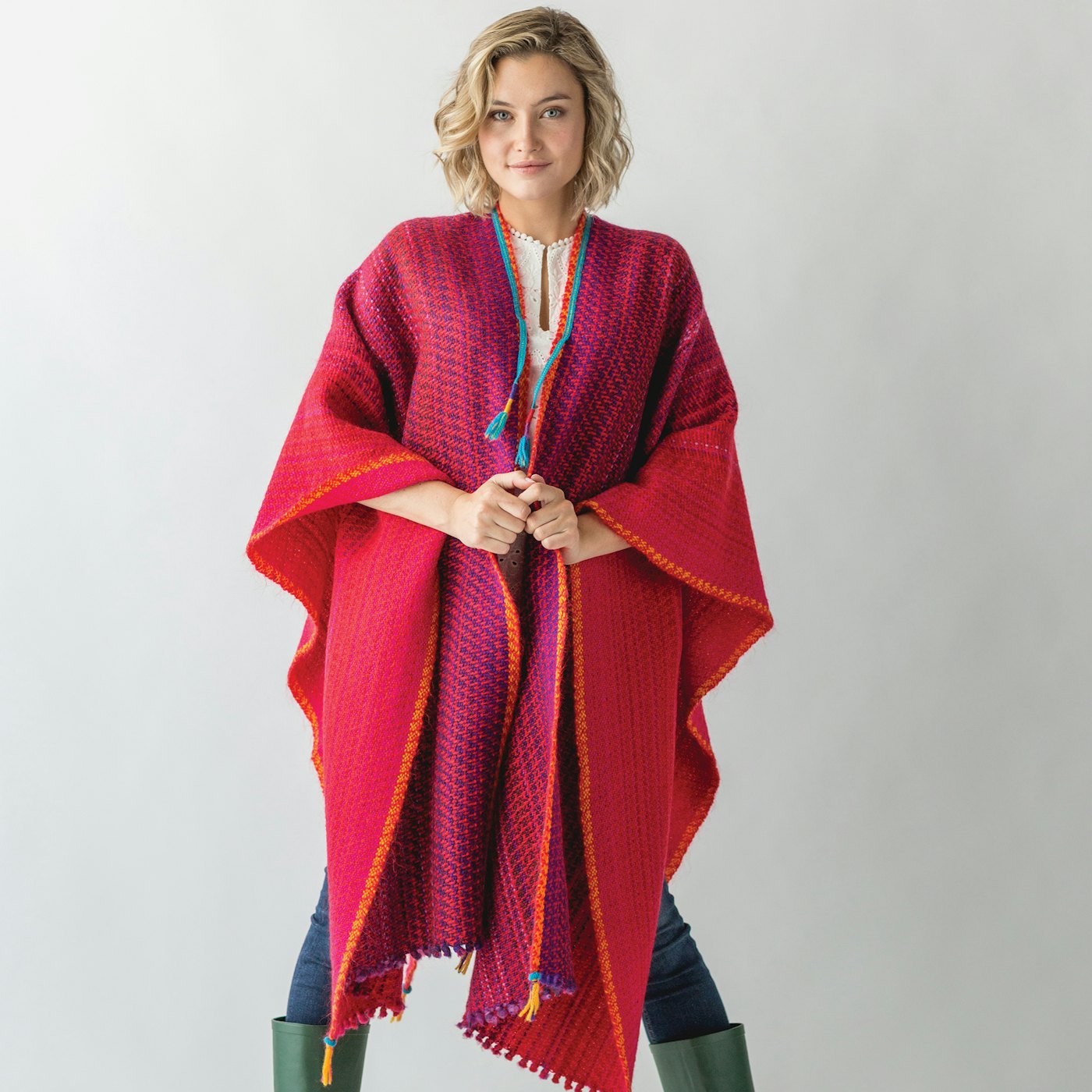 Dorothy Tuthill’s A Clever Red Ruana for Linda. Photo credit: Harper Point Photography