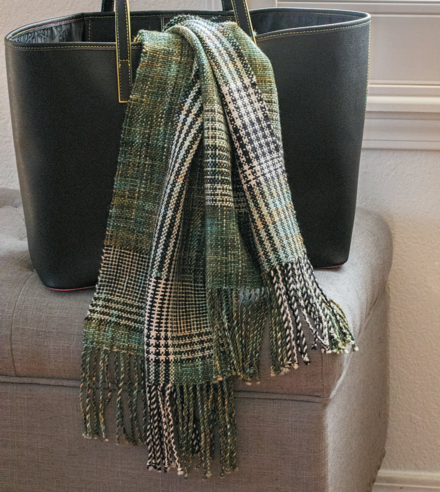 Jeanne Hubbart‘s Zebras on the Serengeti scarf for rigid-heddle looms.
