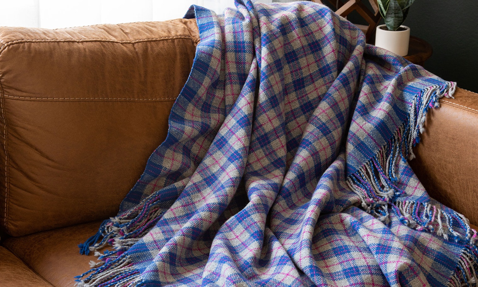 Malynda Allen‘s Blanket of Dreams for 4-shaft looms.