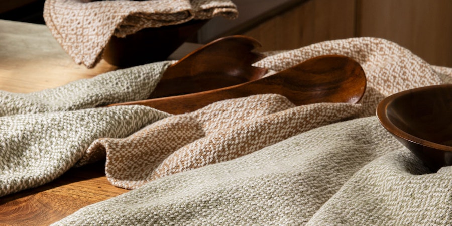 Can Twills Woven on a Rigid-Heddle Loom Look Complex? Image