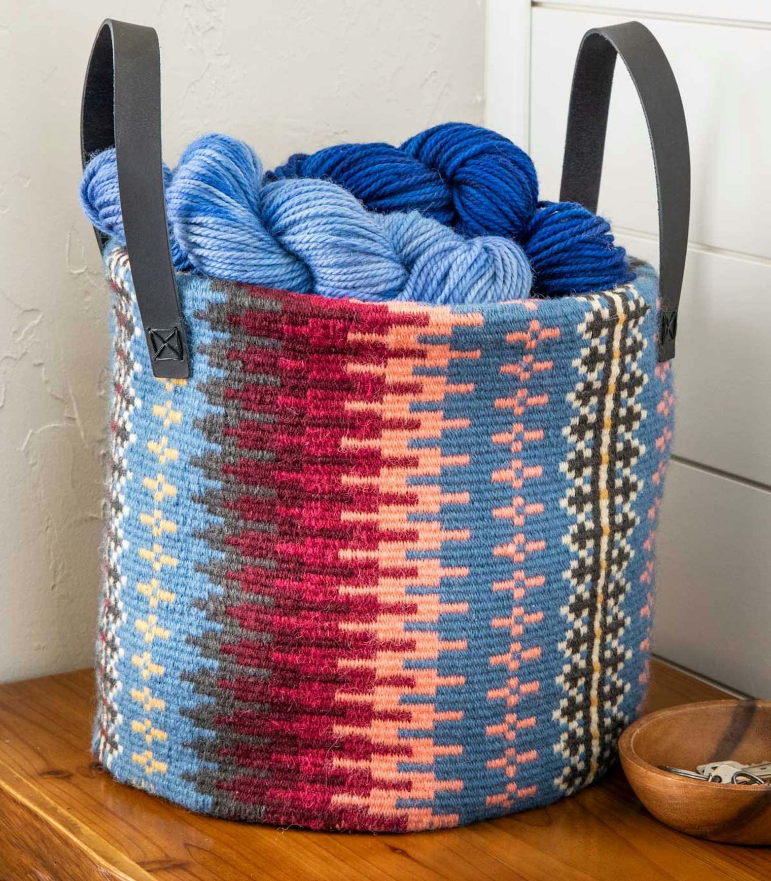 Annette Swan Schipf’s Zigzag Basket, from the Fall 2025 issue, uses doubled ends for stiffer sides. Photo by Matt Graves