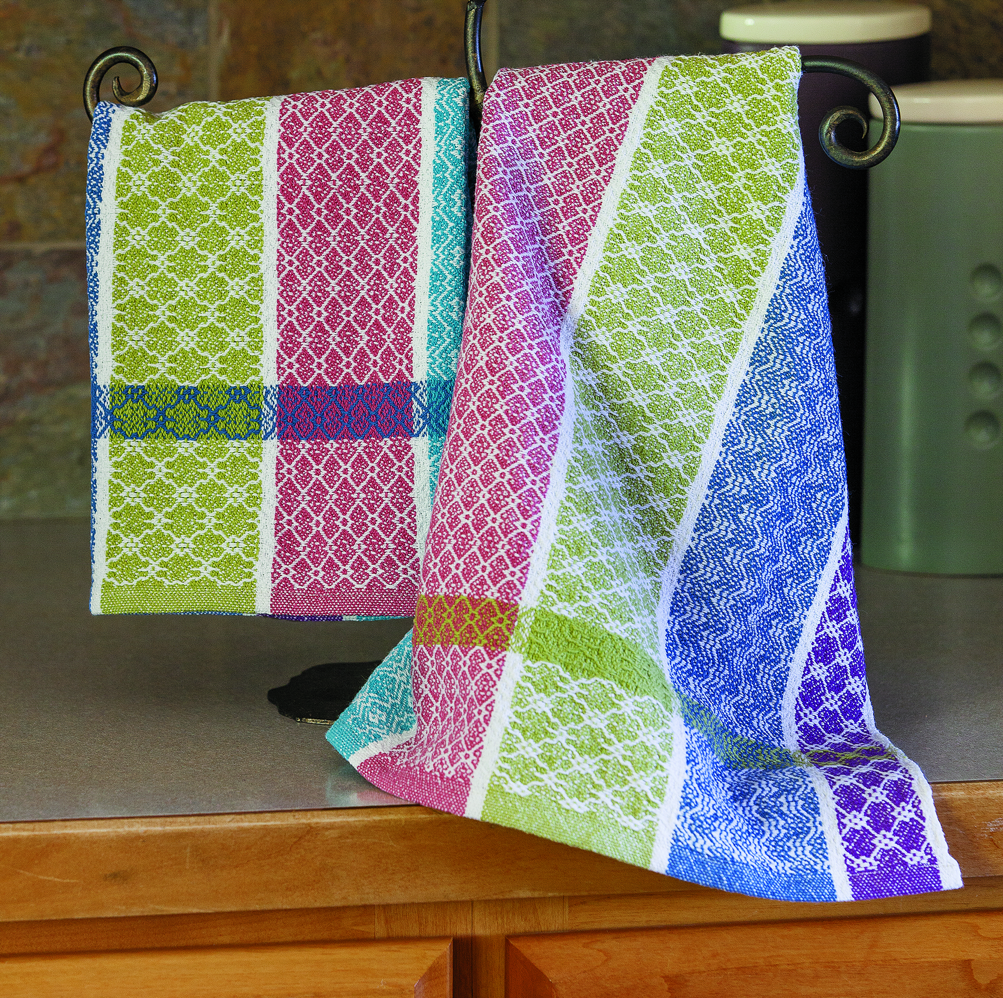 Dorothy’s Dozen Twill Kitchen Towels | WIF Image