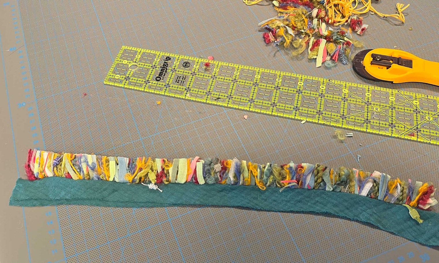 The pocket fringe after trimming, now ready for use.