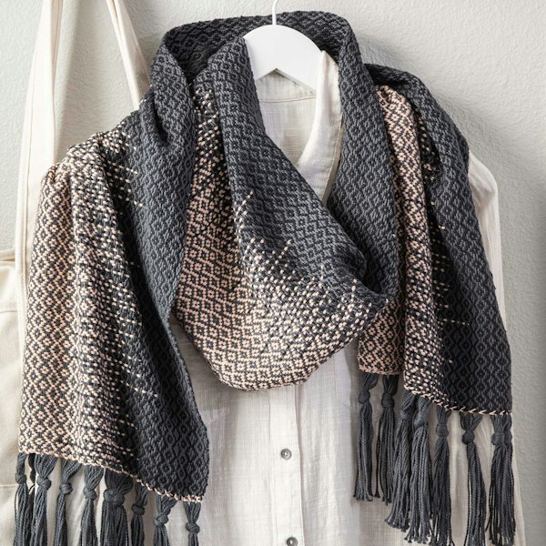 Sedona Rigsby’s Midnight Reflection Scarf combines a cotton warp with a silk weft.