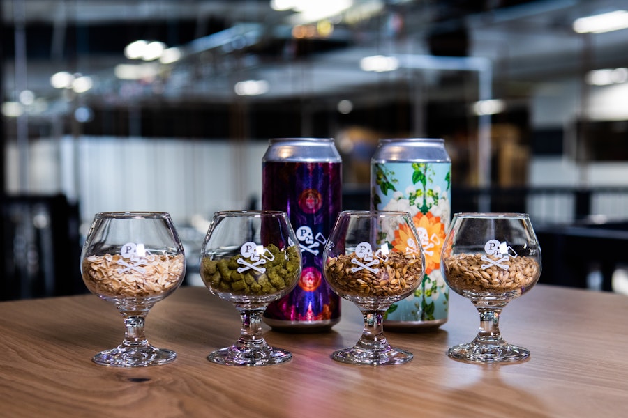 Video Tip: How to Rub & Evaluate Hops Image