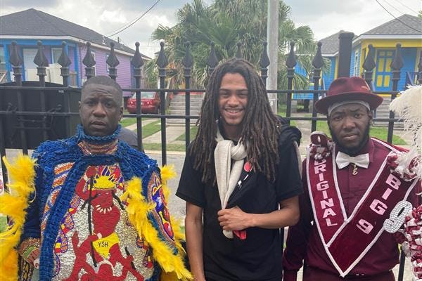 Miraku, Door Youth Arts Council (YAC) member, with MYDA Convergence attendees.