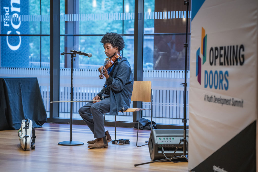 Live performance from Door Member and Artist, Branden