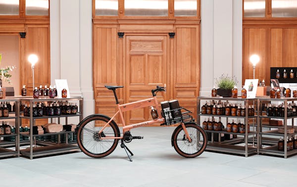 MONoPOLE x Soeder custom cargobike at Zurich HB store