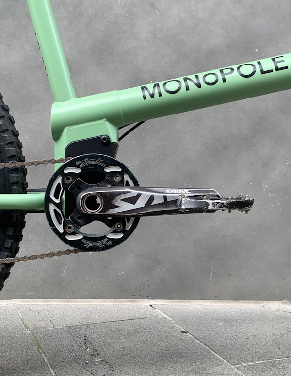 Bicycle crank (side view)