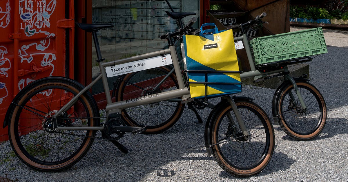 Modular Cargo Racks for Versatile Urban Transport – MONoPOLE