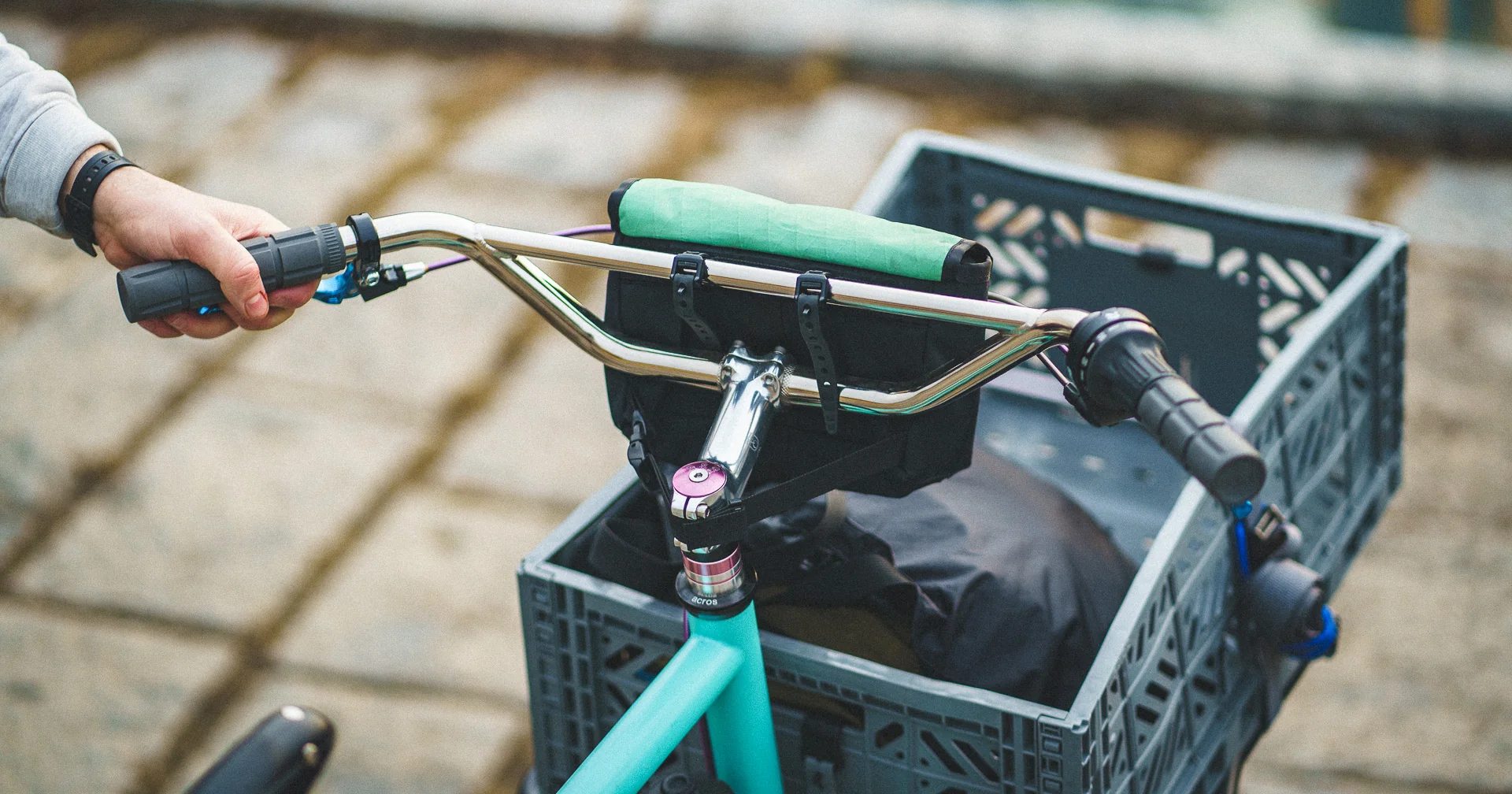 Stories behind MONoPOLE: A COMPACT COMPANION IN SEOUL – MONoPOLE
