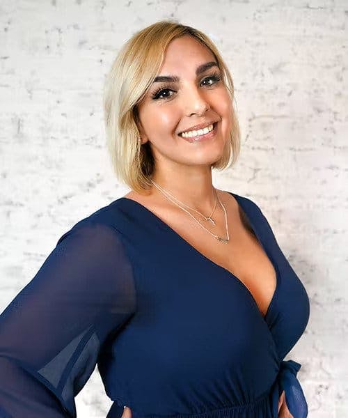 Emily Mariscal, LE